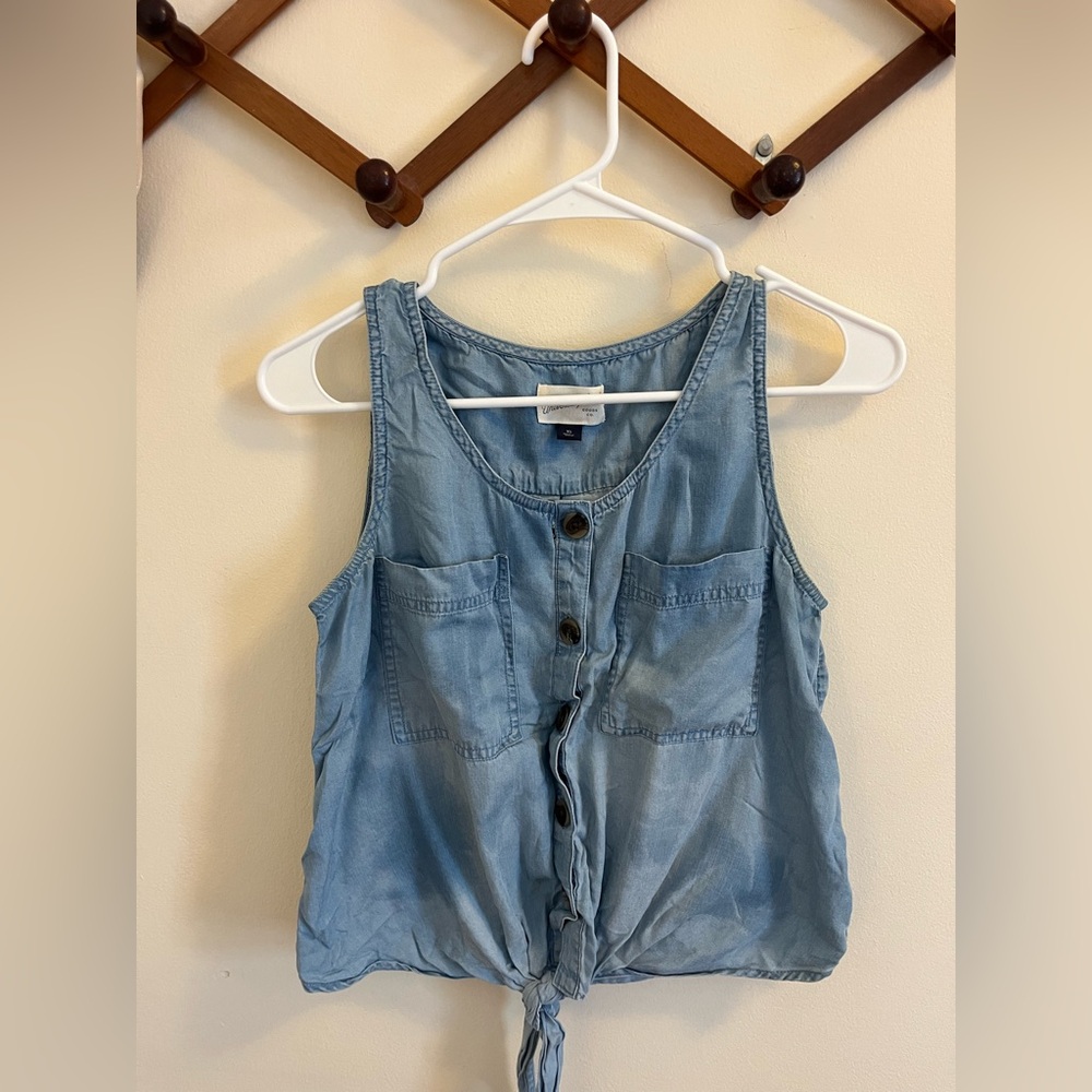 Universal Thread Light Blue Button-Front Tank Top